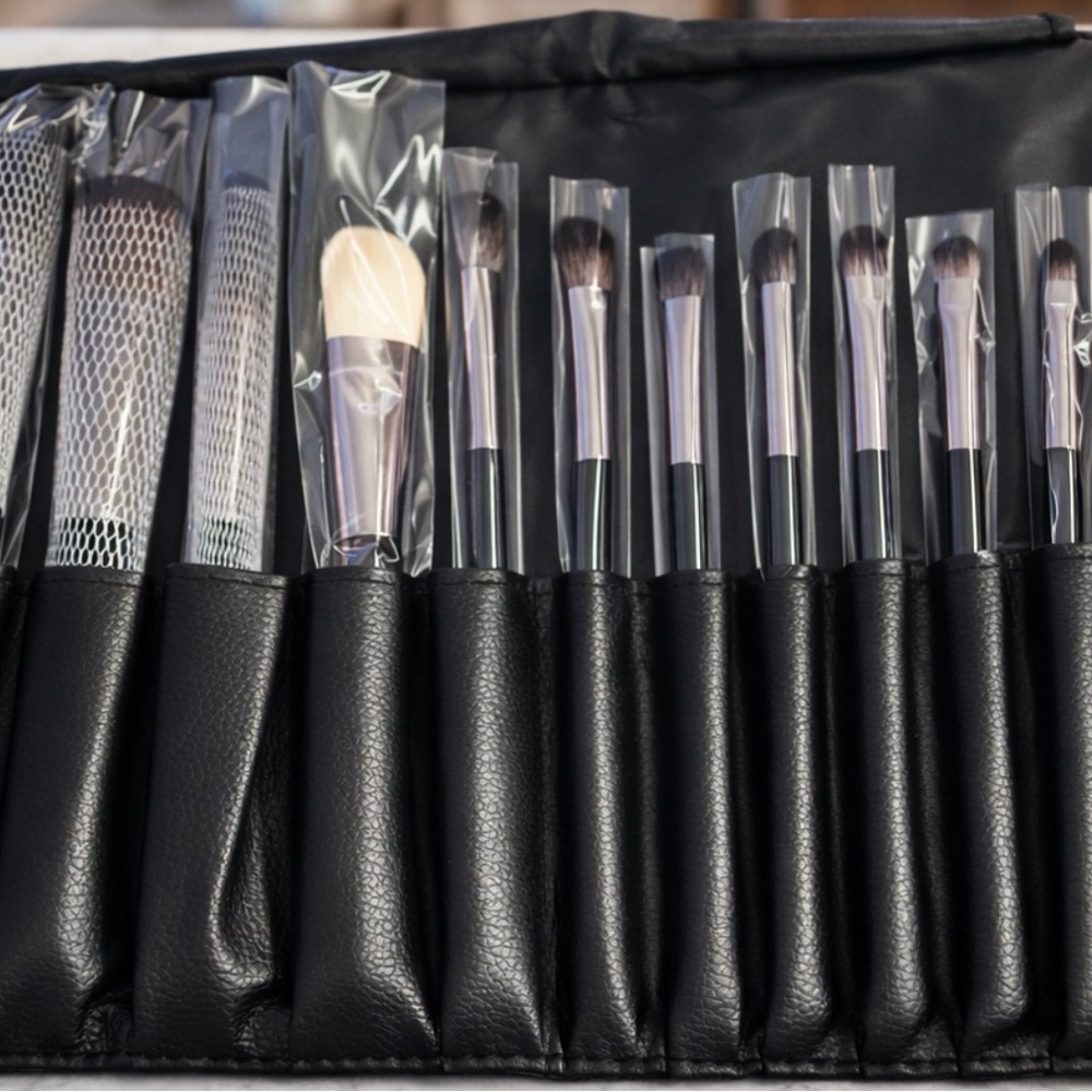 Black Makeup Brush Set
